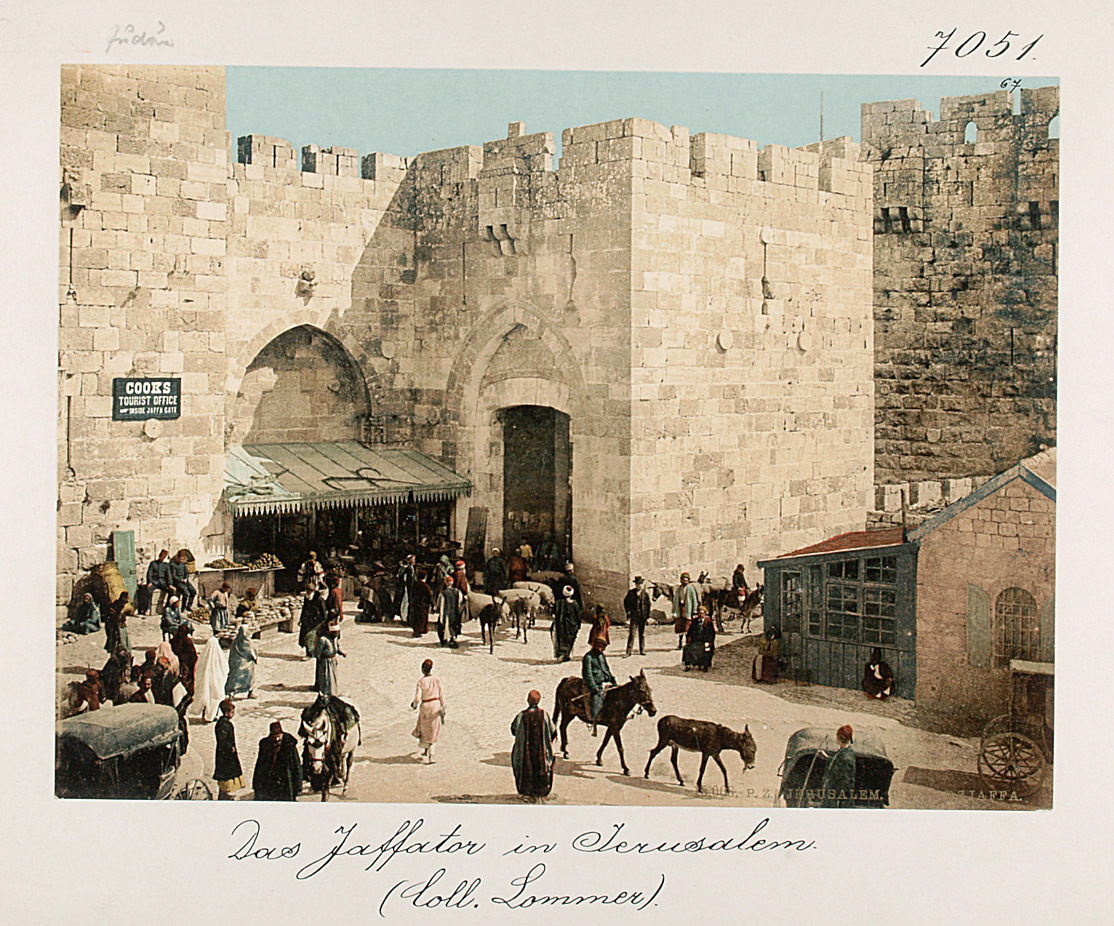 Das Jaffator in Jerusalem mit Hinweisschild auf das Reisebüro Thomas Cook von anonym