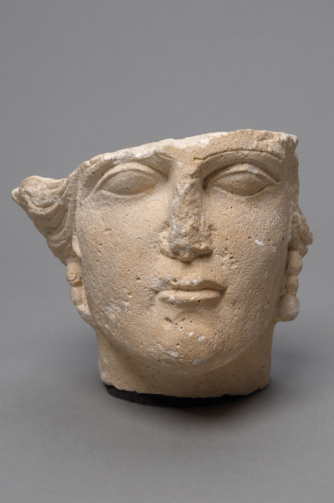 Relieffragment: Kopf einer Frau, 200-250