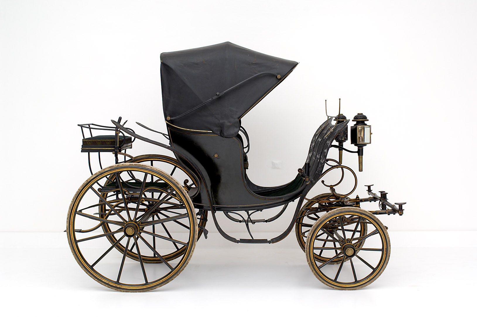 Kunsthistorisches Museum: Ladies Driving Carriage (