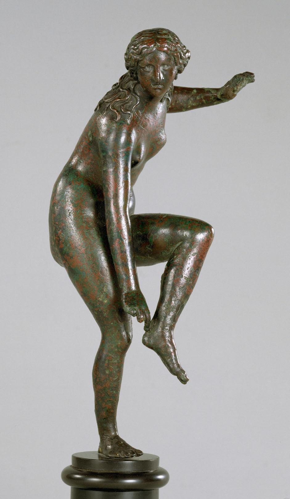 Sandalenlösende Venus