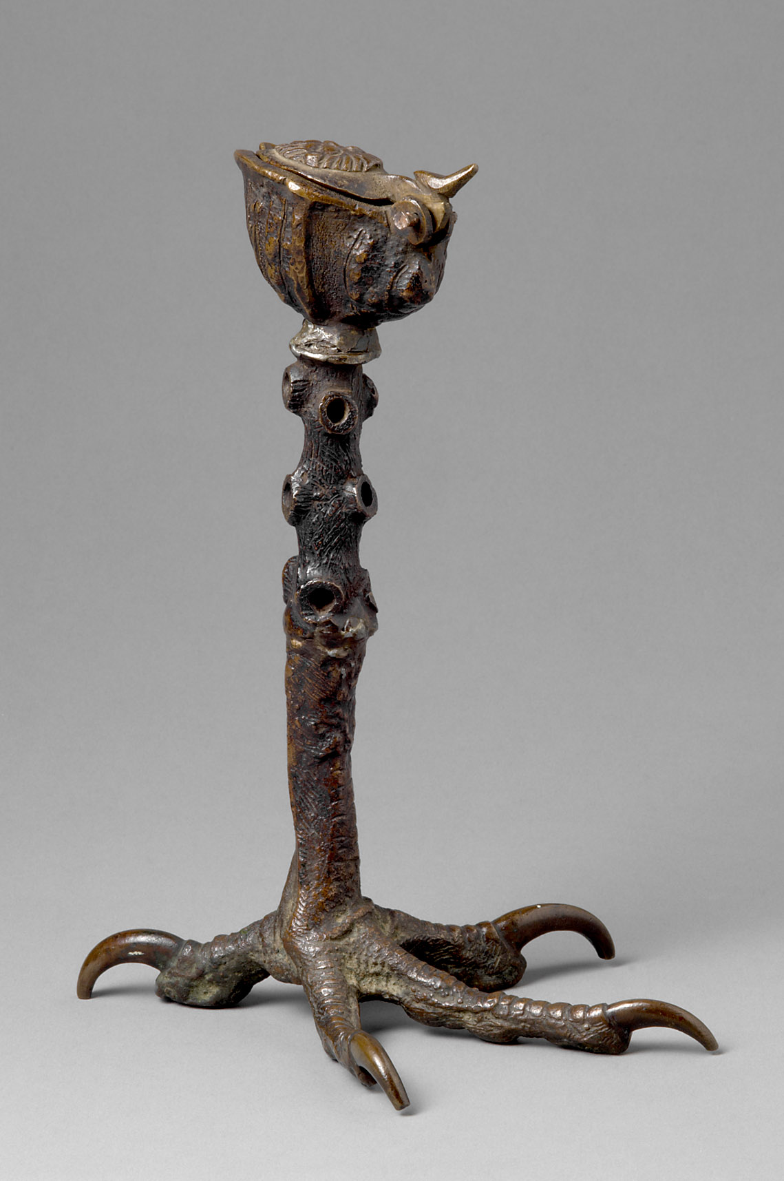 Öllampe in Gestalt einer Muschel auf Adlerkralle, Andrea Briosco, gen. Riccio, 1500-1520