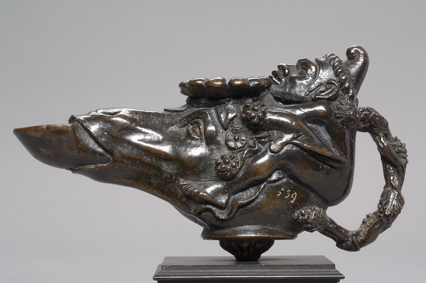 Öllampe in Gestalt eines Eselkopfes, auf dem ein Zwerg reitet, Andrea Briosco, gen. Riccio, 1500-1520